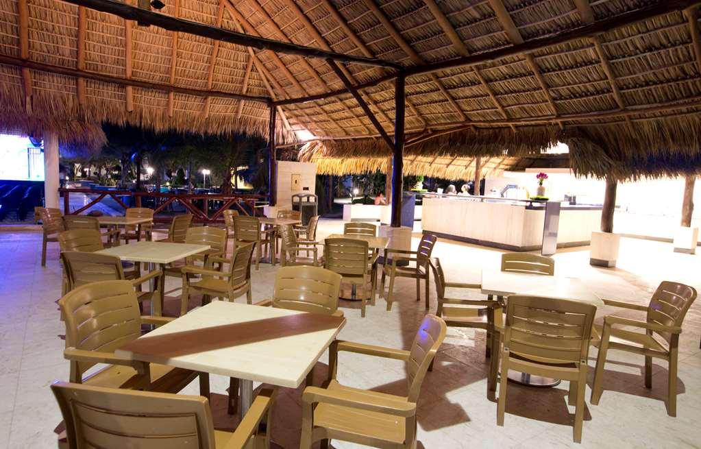 Playa Blanca Beach Resort Restaurant photo